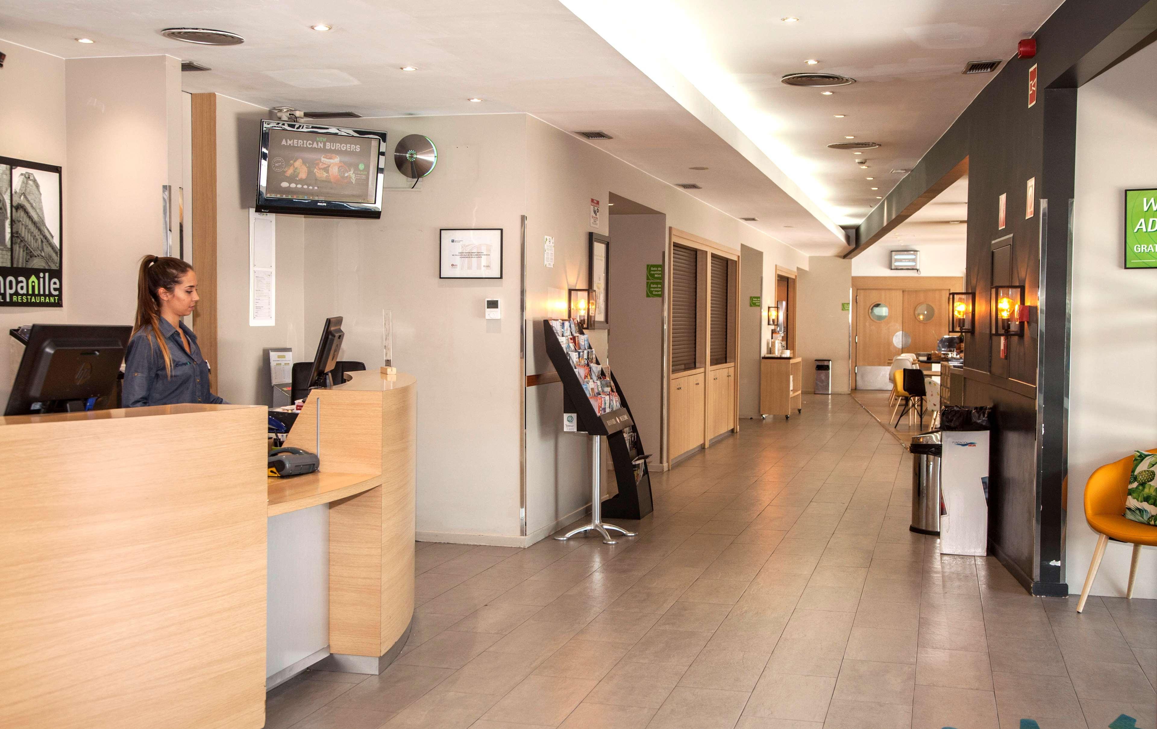 Travelodge Bcn Cornella Fira Cornellà de Llobregat Kültér fotó