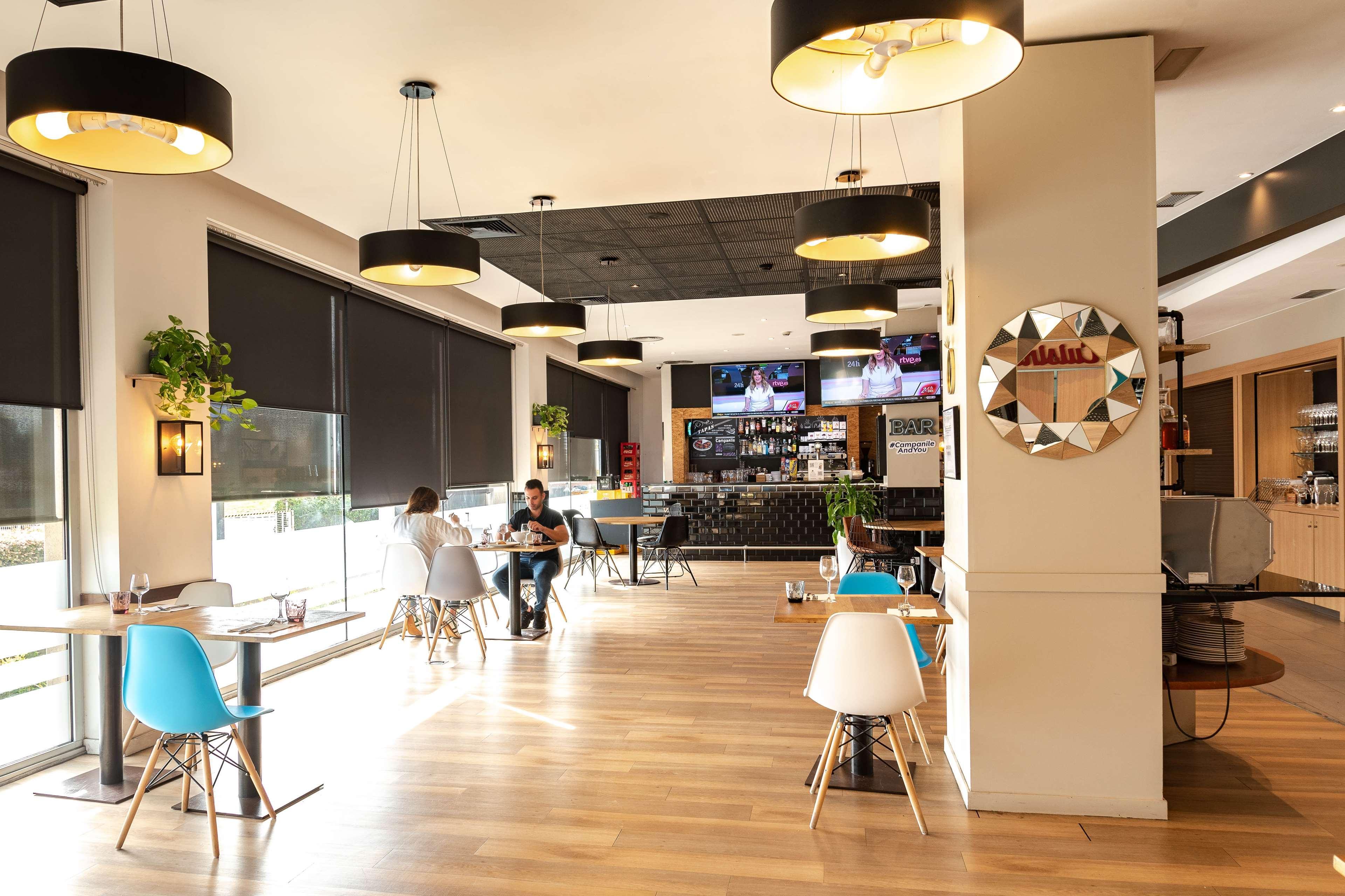 Travelodge Bcn Cornella Fira Cornellà de Llobregat Kültér fotó